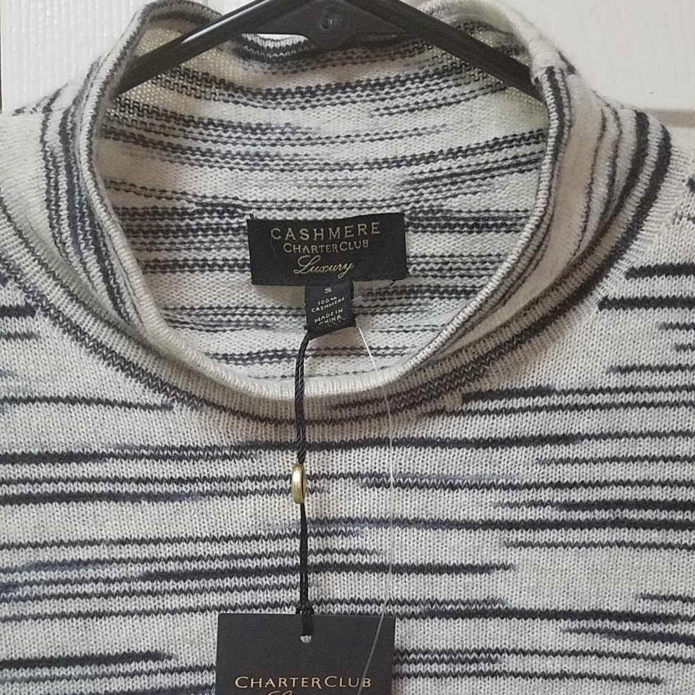 Charter Club luxury CASHMERE sweater. NWT